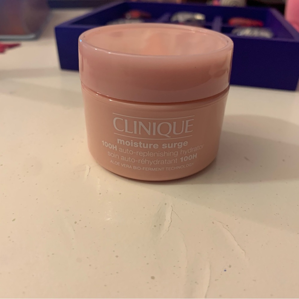SOLD. Clinique Moisture Surge 100hr Auto-Replenishing Hydrator
